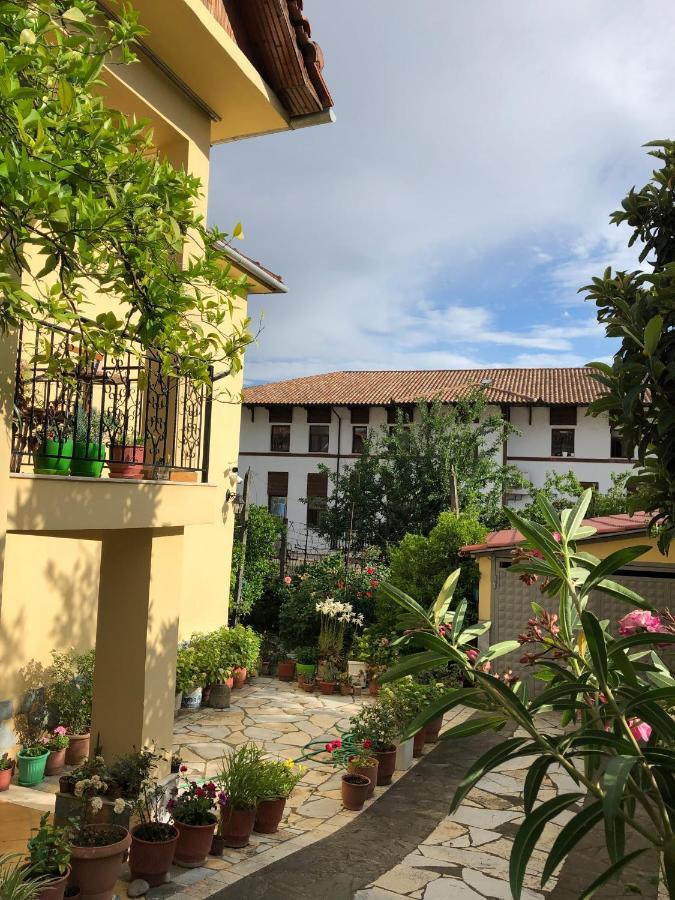Villa Garden เบราท ภายนอก รูปภาพ